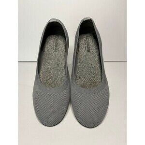Cushionaire light grey fabric flat size 8.5
